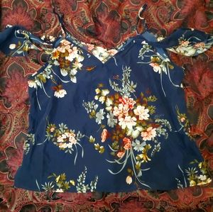 Semi off shoulder flower shirt